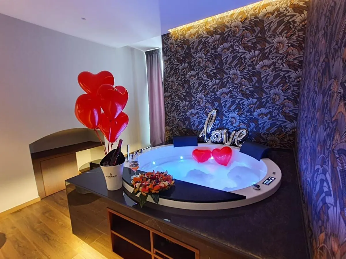 Corte Trento - Exclusive Rooms Bitonto 0*,